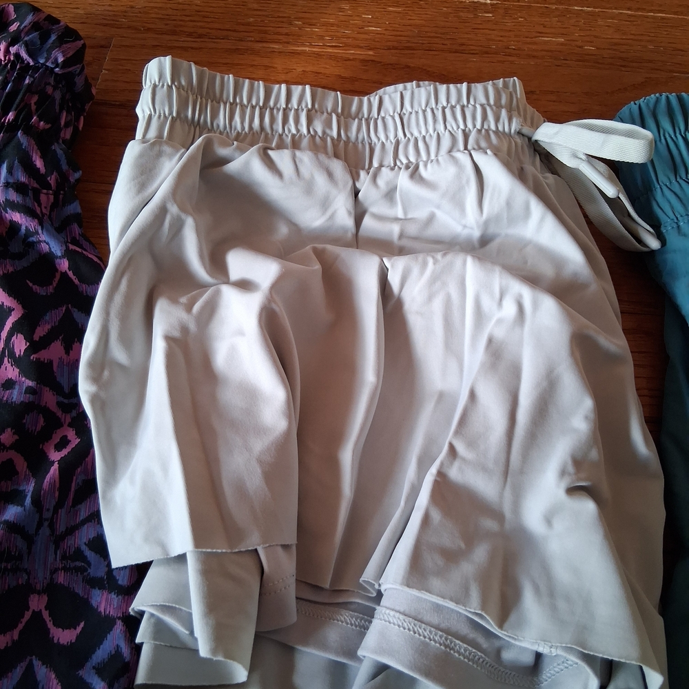 Women's Shorts Set - Picture 2 of 7